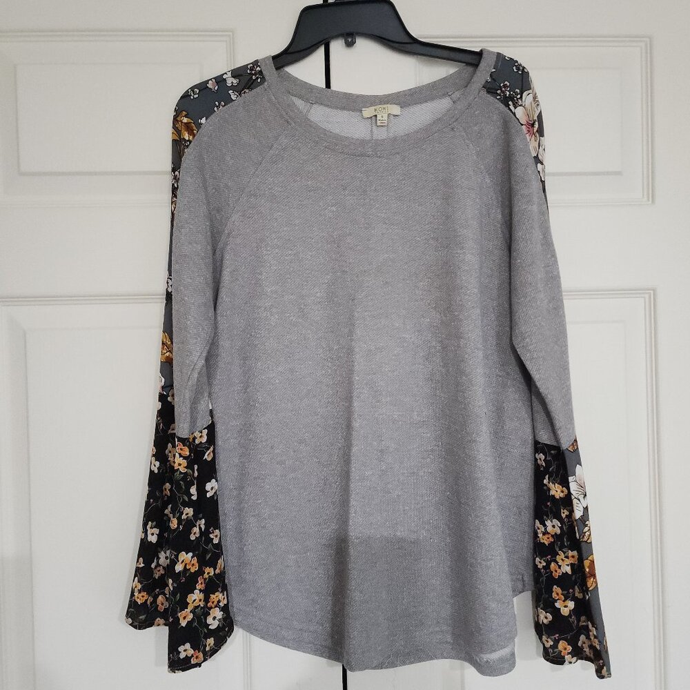 Very cute gray shirt